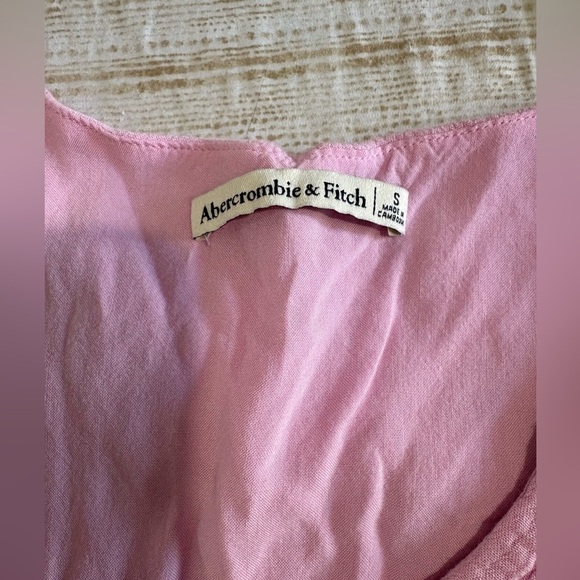 Abercrombie&Fitch twist front crop top size small pink short sleeve - Picture 4 of 10
